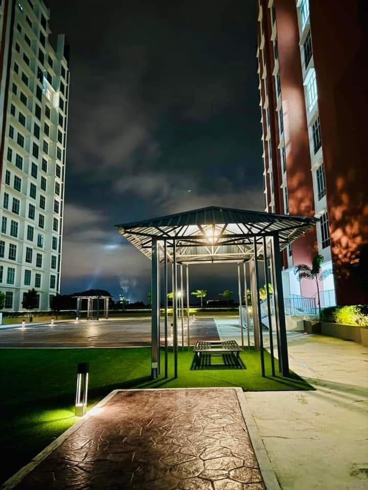 Azzspacesanderson * Ipoh